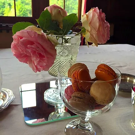 Le Manoir De Benedicte Bed & Breakfast