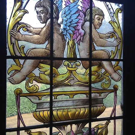 Le Manoir De Benedicte Bed and Breakfast