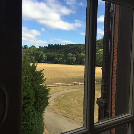 Le Manoir De Benedicte Bed and Breakfast Cahan