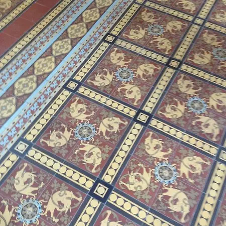 Le Manoir De Benedicte Bed and Breakfast Cahan