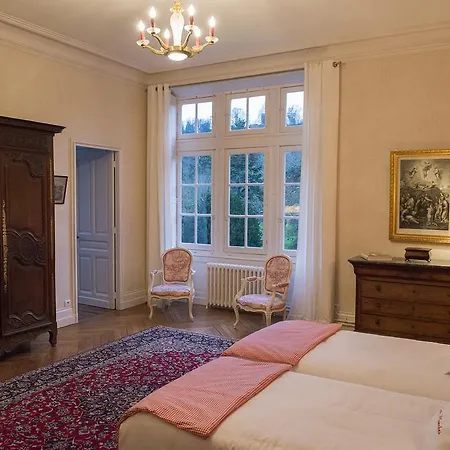 Le Manoir De Benedicte Bed & Breakfast *