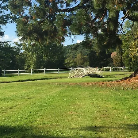 Le Manoir De Benedicte Bed and Breakfast