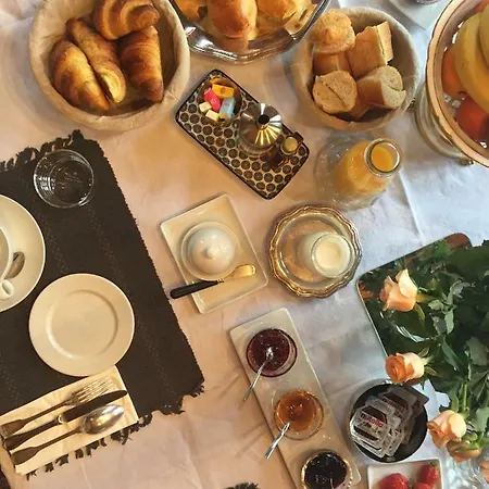 Bed and Breakfast Le Manoir De Benedicte Cahan