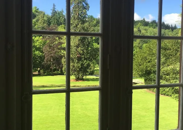 Le Manoir De Benedicte Bed & Breakfast Cahan