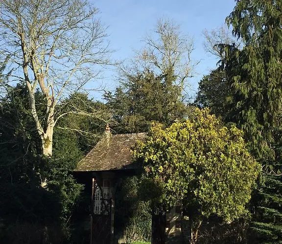 Le Manoir De Benedicte Bed & Breakfast 3*